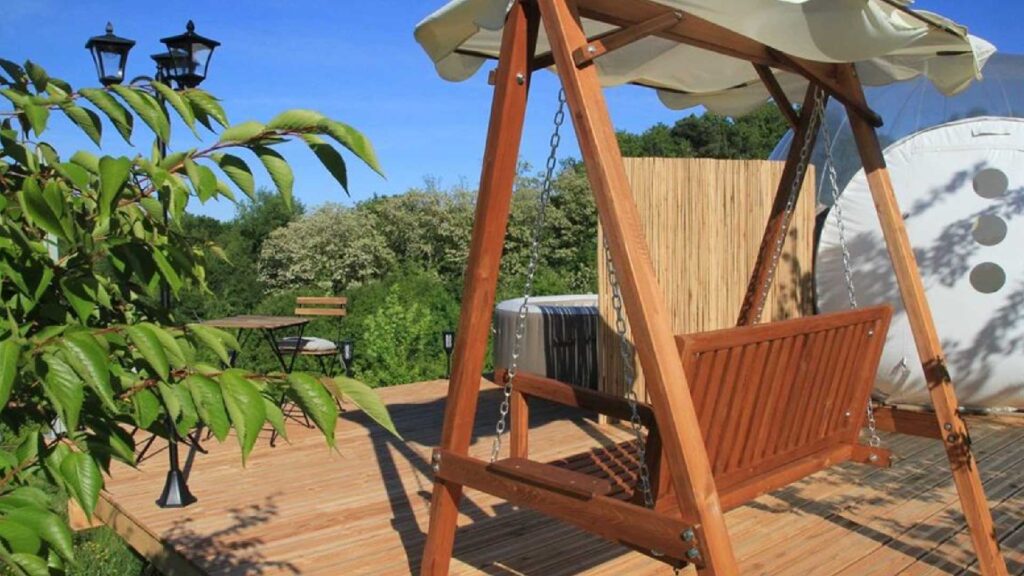 bulle-venus-hebergement-atypique-balancelle-20